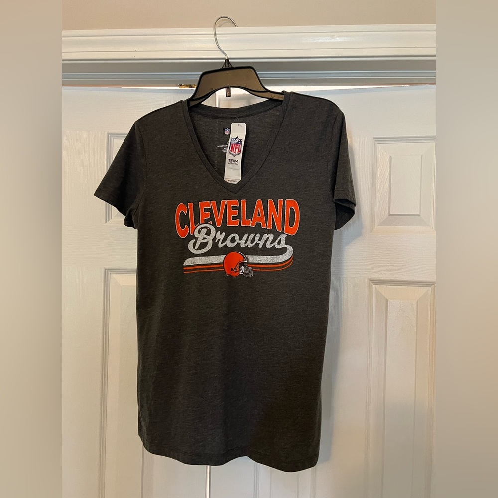 NFL Cleveland Browns Team Apparel Women's Dark Gray V-Neck Tee NWT